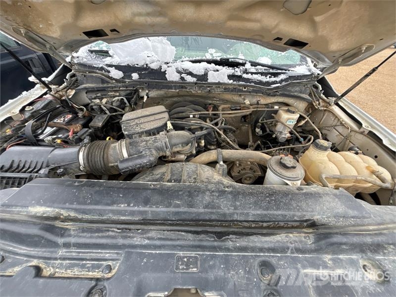Ford F-350 XLT 4x4 Crew Cab Pickup (Inoperable) Muu