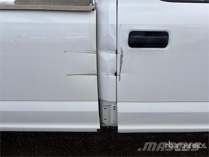 Ford F-350 XLT 4x4 Crew Cab Pickup 其他