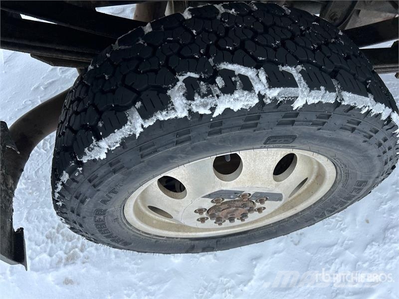 Ford F-350 XLT 4x4 Crew Cab Pickup Ostalo