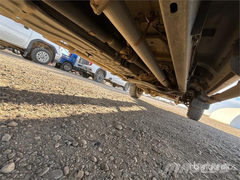 Ford F-350 XLT 4x4 Crew Cab Pickup Ostalo
