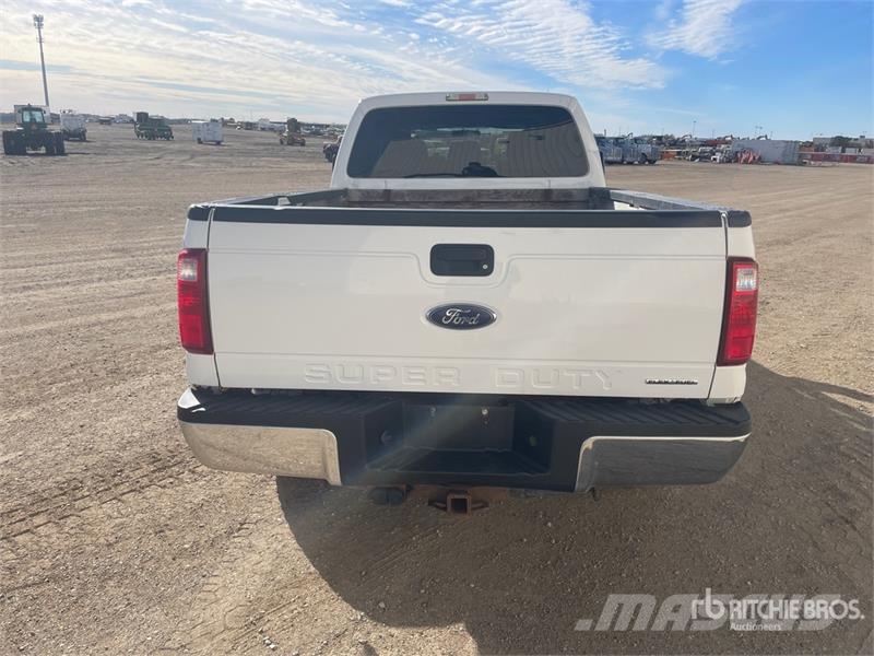 Ford F-350 XLT 4x4 Crew Cab SD Crew Cab 4WD Pickup Otras furgonetas