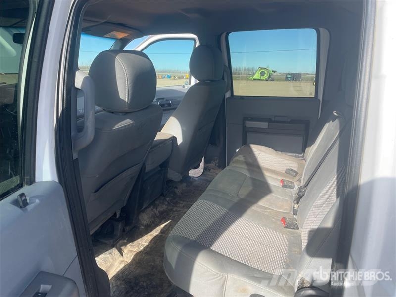 Ford F-350 XLT 4x4 Crew Cab SD Crew Cab 4WD Pickup Otras furgonetas