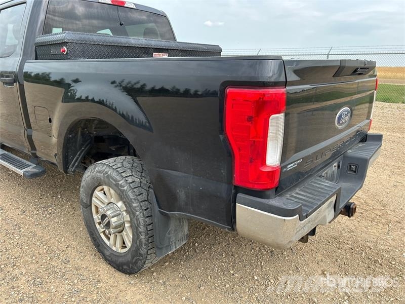 Ford F-350 XLT 4x4 Crew Cab Pickup Άλλα Vans