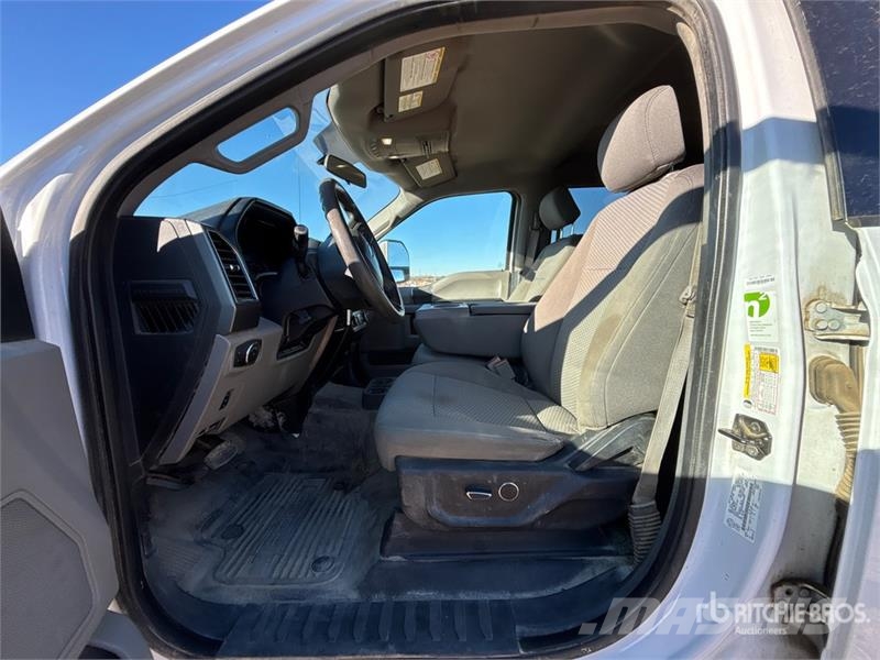 Ford F-350 XLT 4x4 Crew Cab Pickup Ostalo