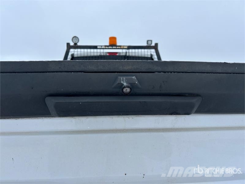 Ford F-350 XLT 4x4 Crew Cab Pickup Ostalo
