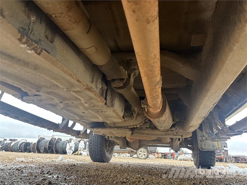 Ford F-350 XLT 4x4 Crew Cab Pickup (Inoperable) Muu