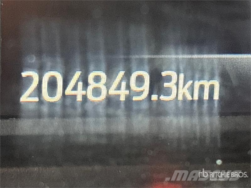 Ford F-350 XLT 4x4 Crew Cab Pickup Ostalo