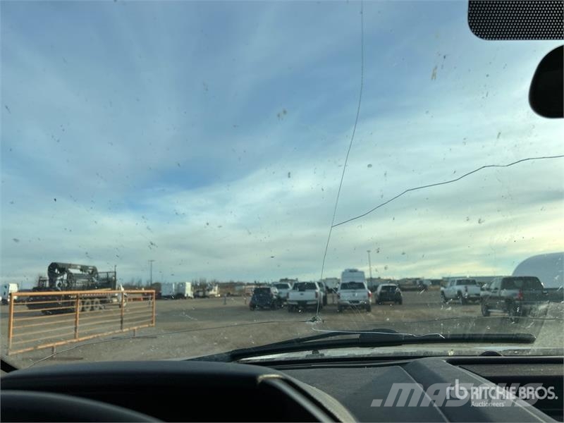 Ford F-350 XLT 4x4 Crew Cab Pickup أخرى