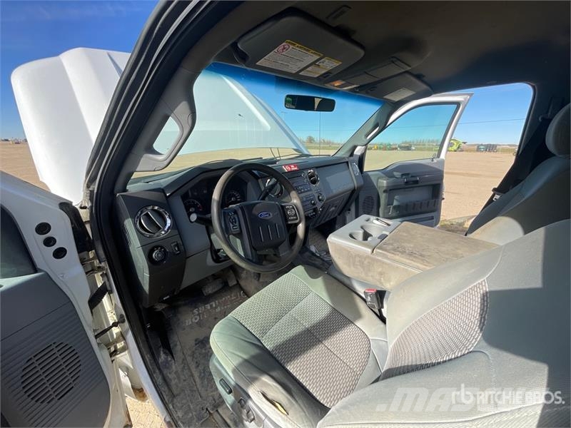 Ford F-350 XLT 4x4 Crew Cab SD Crew Cab 4WD Pickup Otras furgonetas