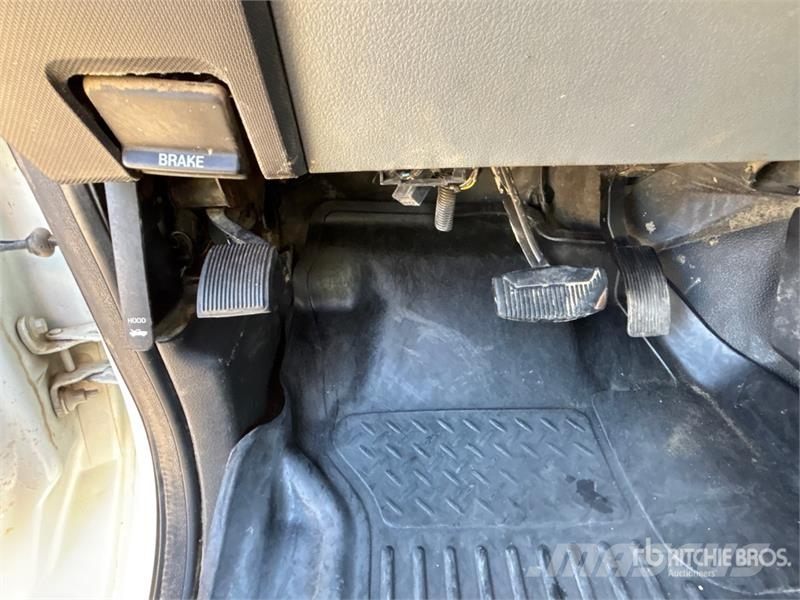 Ford F-350 XLT 4x4 Crew Cab Pickup Kita