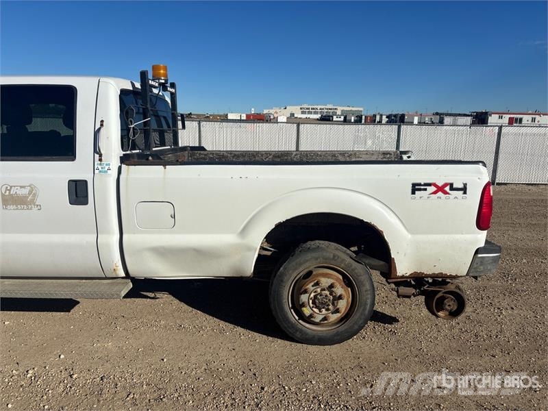 Ford F-350 XLT 4x4 Crew Cab Hi-Rail Pickup Прочие фургоны