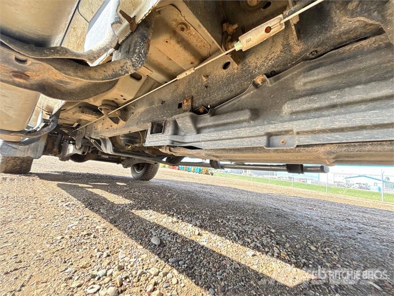 Ford F-350 XLT 4x4 Crew Cab Pickup Drugi