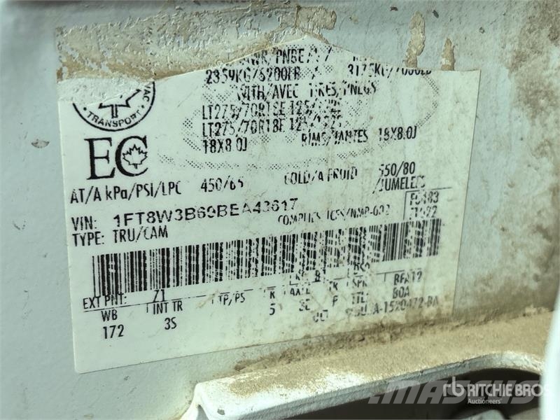 Ford F-350 XLT 4x4 Crew Cab Pickup Kita
