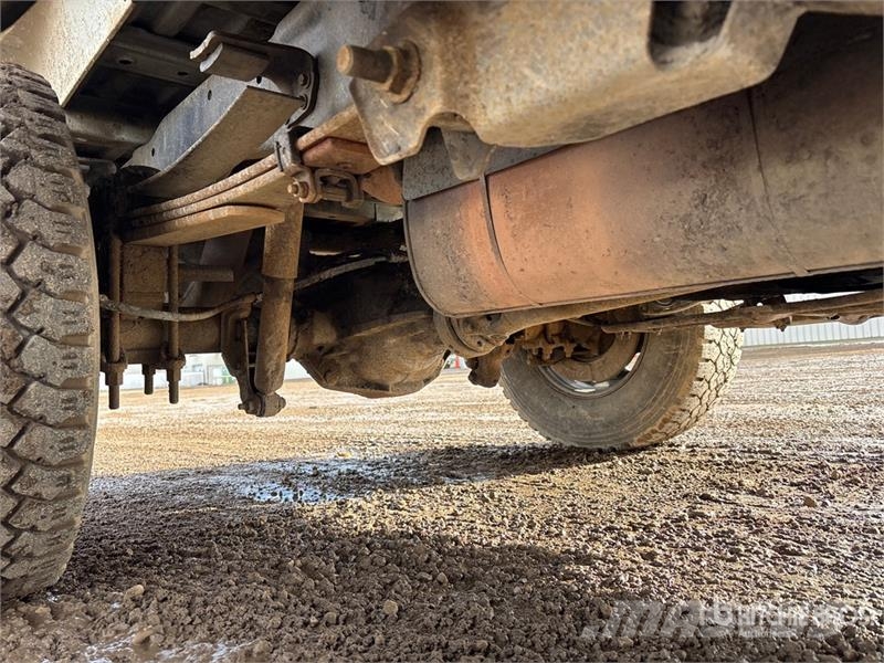 Ford F-350 XLT 4x4 Crew Cab Pickup 其他