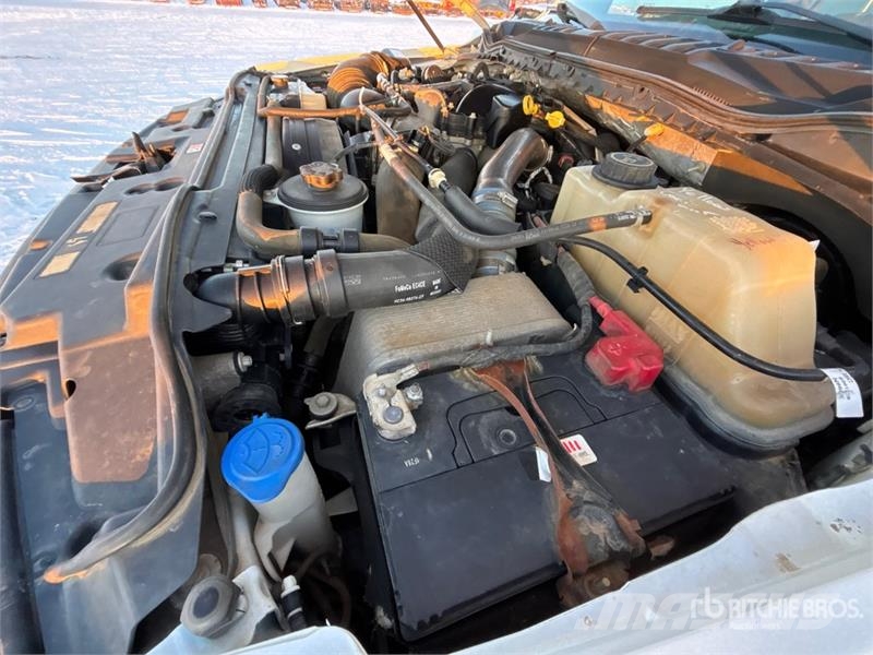 Ford F-350 XLT 4x4 Crew Cab Pickup Muu