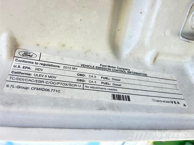 Ford F-350 XLT 4x4 Crew Cab Pickup Drugi