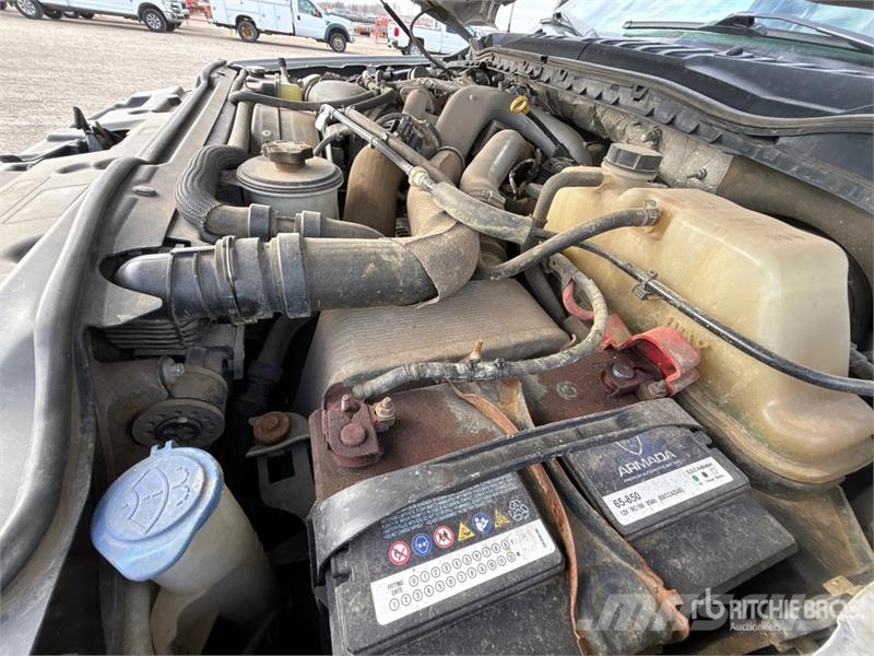 Ford F-350 XLT 4x4 Crew Cab Pickup Ostalo