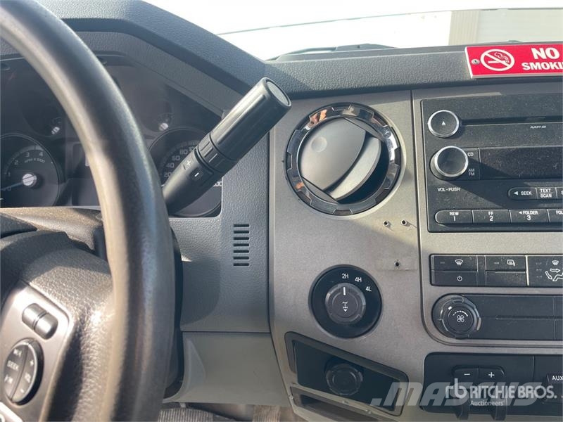 Ford F-350 XLT 4x4 Crew Cab SD Crew Cab 4WD Pickup Otras furgonetas