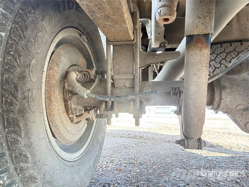 Ford F-350 XLT 4x4 Crew Cab Pickup Drugi