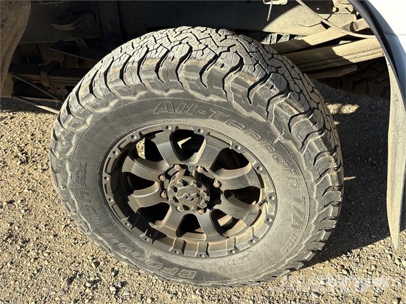 Ford F-350 XLT 4x4 Crew Cab Pickup Ostalo
