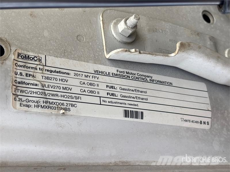 Ford F-350 XLT 4x4 Crew Cab Pickup Other
