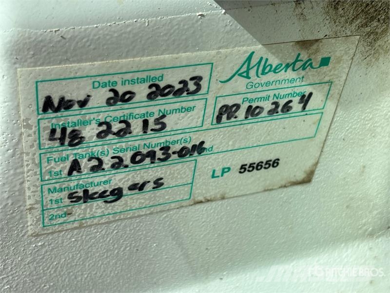 Ford F-350 XLT 4x4 Crew Cab Pickup Kita