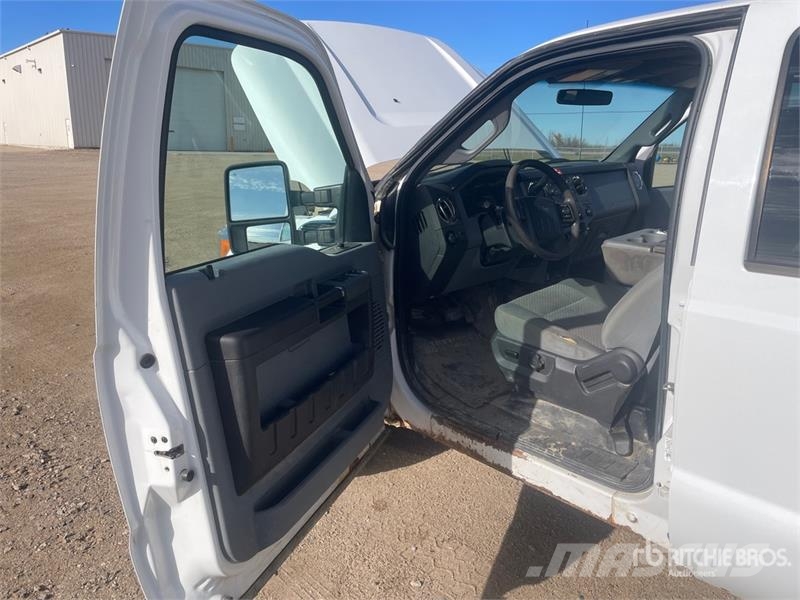 Ford F-350 XLT 4x4 Crew Cab SD Crew Cab 4WD Pickup Otras furgonetas