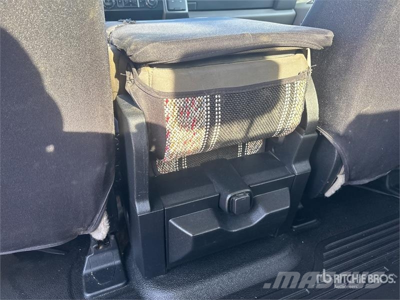 Ford F-350 XLT 4x4 Crew Cab Pickup Anders