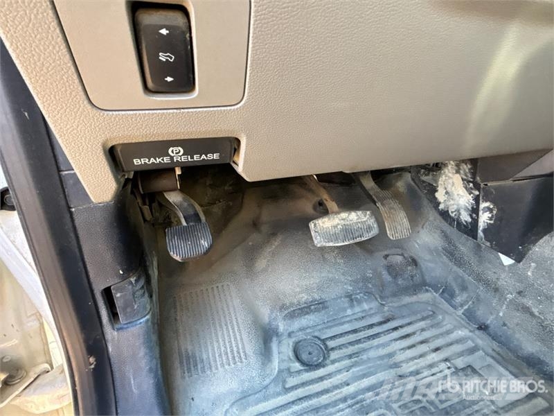 Ford F-350 XLT 4x4 Crew Cab Pickup Ostalo