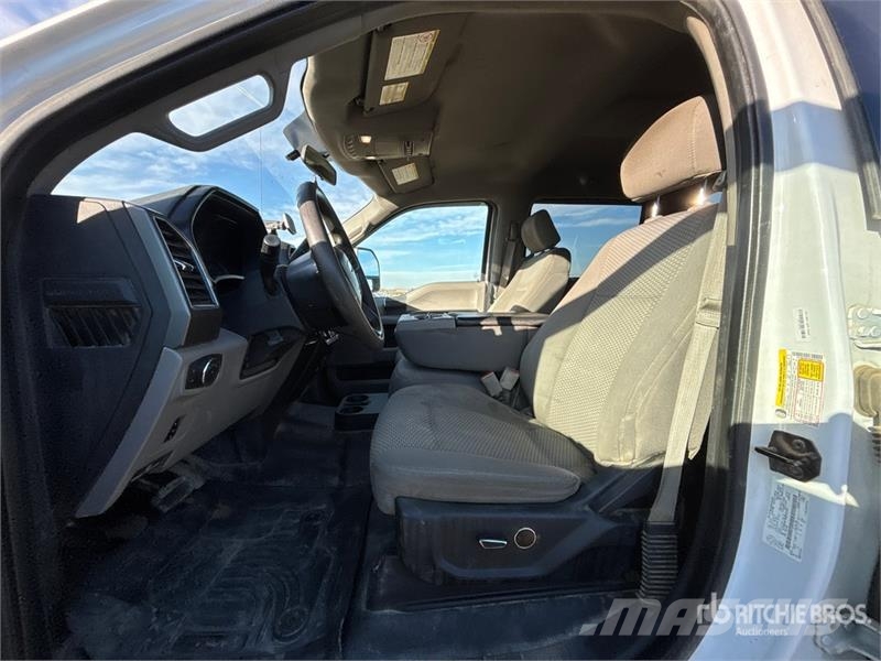 Ford F-350 XLT 4x4 Crew Cab Pickup Ostalo