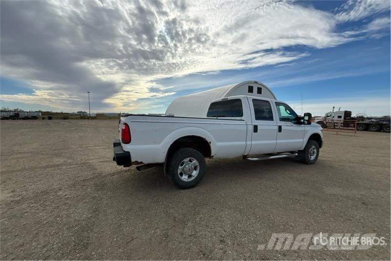 Ford F-350 XLT 4x4 Crew Cab Pickup 其他
