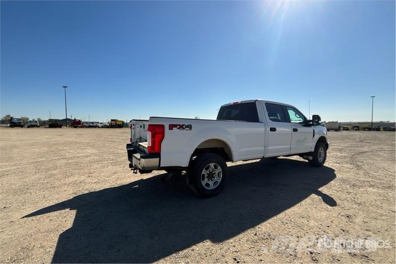 Ford F-350 XLT 4x4 Crew Cab Pickup Прочие фургоны