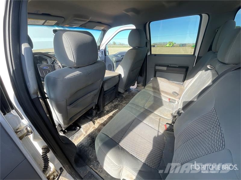 Ford F-350 XLT 4x4 Crew Cab SD Crew Cab 4WD Pickup Otras furgonetas
