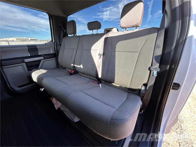 Ford F-350 XLT 4x4 Crew Cab Pickup Drugi