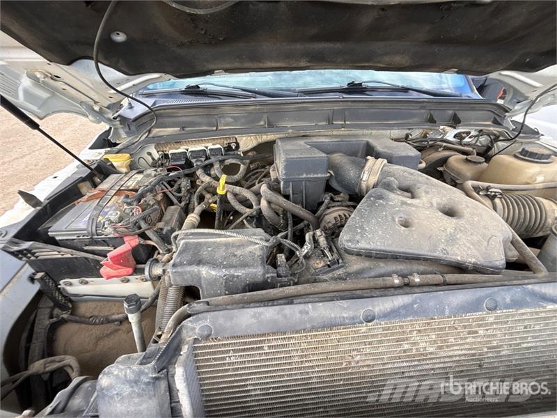 Ford F-350 XLT 4x4 Crew Cab Pickup 其他