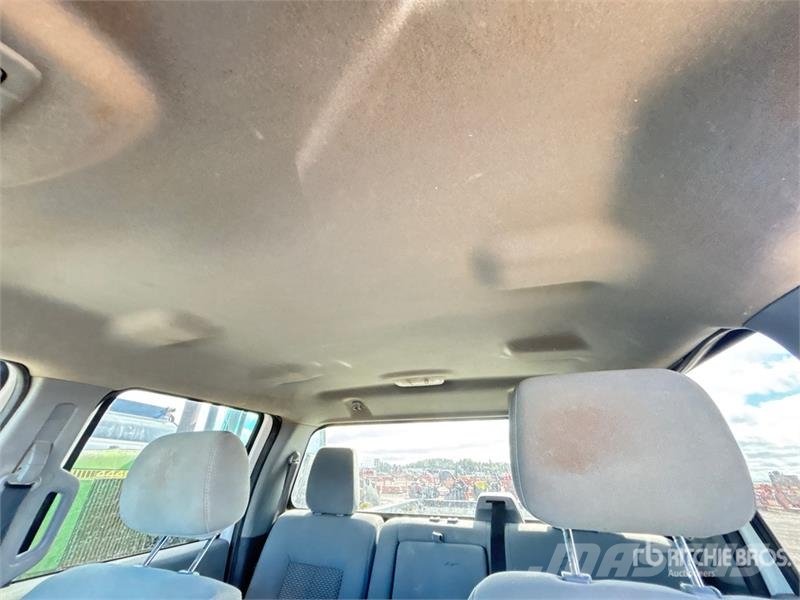 Ford F-350 XLT 4x4 Crew Cab Pickup Drugi