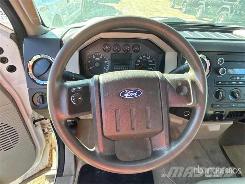 Ford F-350 XLT 4x4 Crew Cab Pickup Прочие фургоны