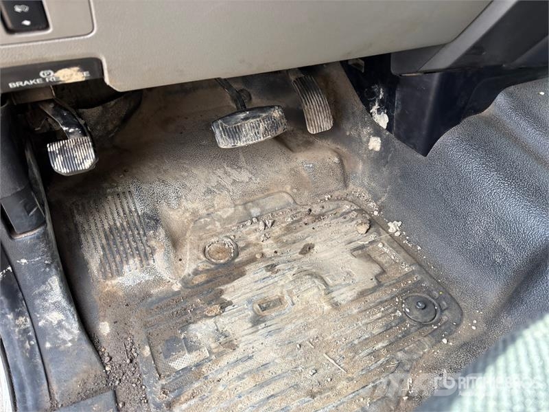 Ford F-350 XLT 4x4 Crew Cab Pickup 其他
