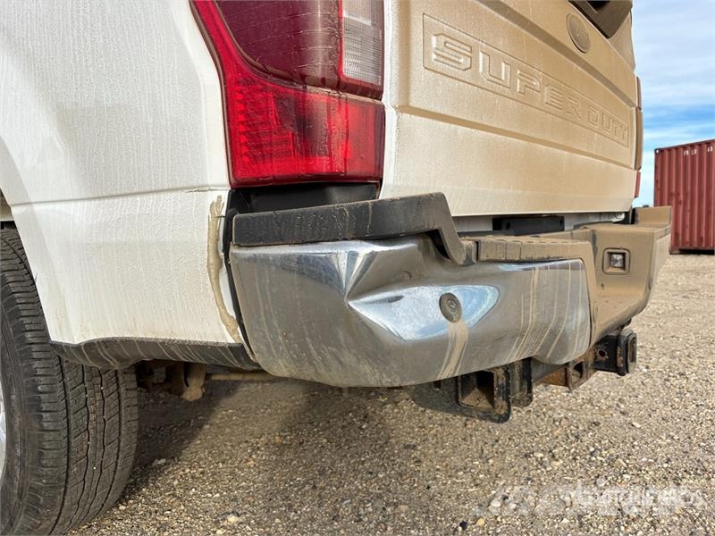 Ford F-350 XLT 4x4 Crew Cab Pickup (Inoperable) Övriga bilar