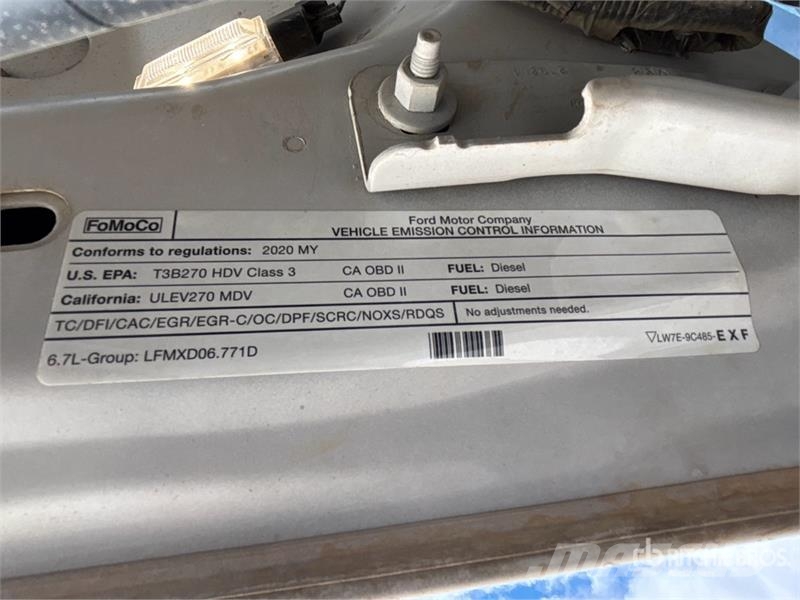 Ford F-350 XLT 4x4 Crew Cab Pickup Ostalo