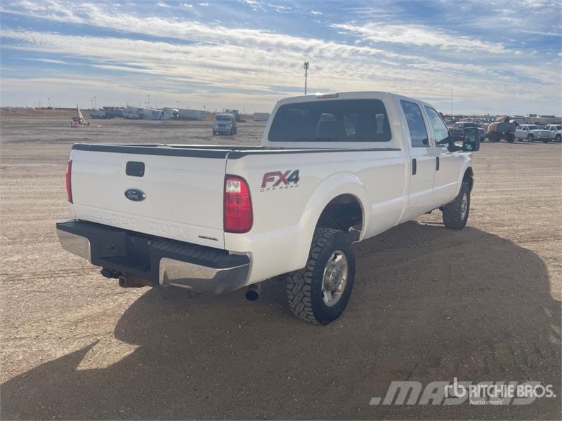 Ford F-350 XLT 4x4 Crew Cab SD Crew Cab 4WD Pickup Otras furgonetas