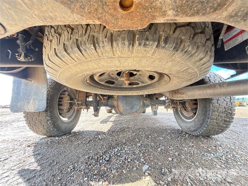 Ford F-350 XLT 4x4 Crew Cab Pickup Drugi