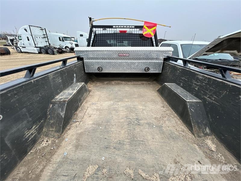 Ford F-350 XLT 4x4 Crew Cab Pickup أخرى