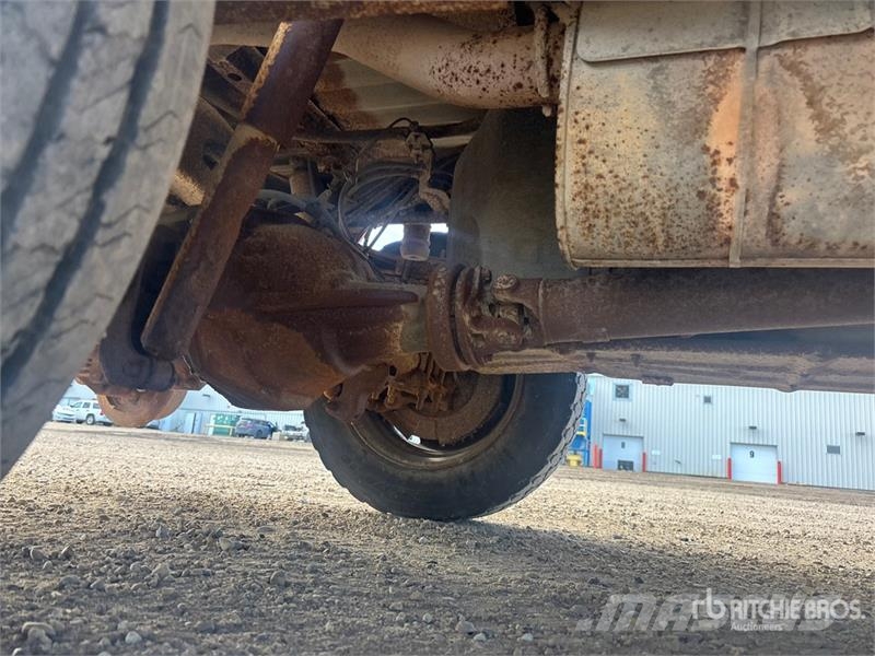 Ford F-350 XLT 4x4 Crew Cab Hi-Rail Pickup Прочие фургоны