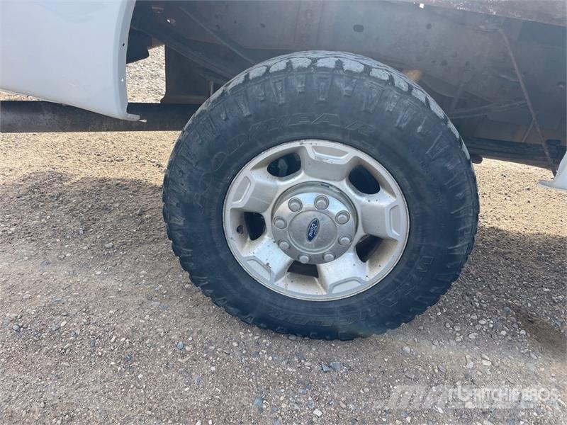 Ford F-350 XLT 4x4 Crew Cab SD Crew Cab 4WD Pickup Otras furgonetas