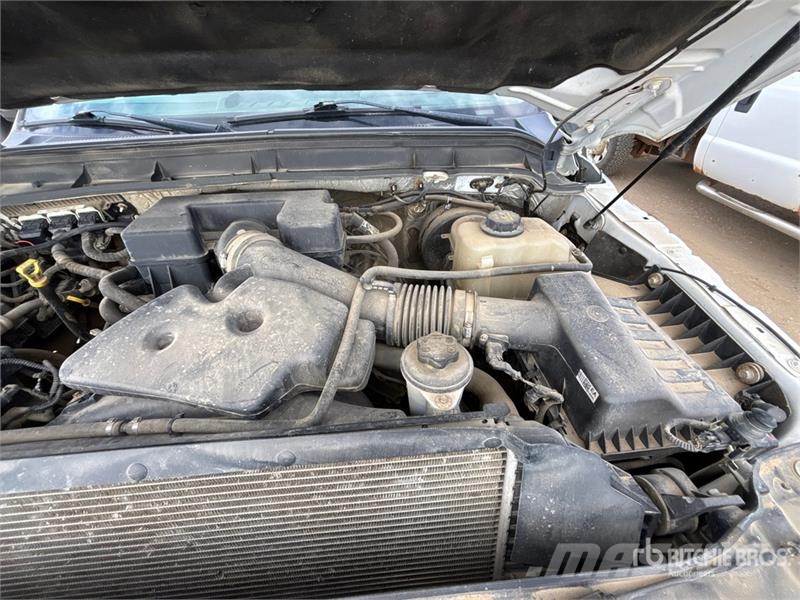 Ford F-350 XLT 4x4 Crew Cab Pickup 其他