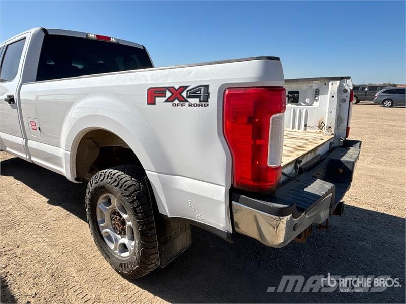Ford F-350 XLT 4x4 Crew Cab Pickup Прочие фургоны