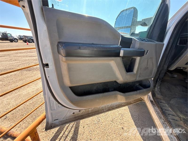Ford F-350 XLT 4x4 Crew Cab Pickup Прочие фургоны