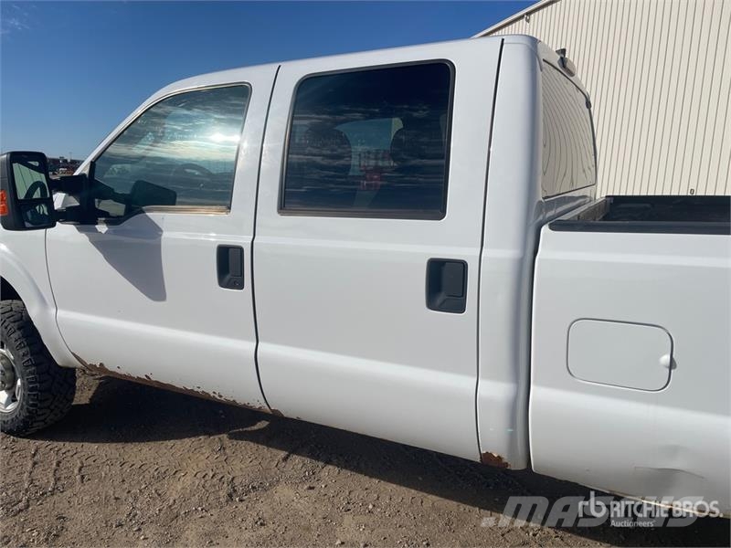 Ford F-350 XLT 4x4 Crew Cab SD Crew Cab 4WD Pickup Otras furgonetas