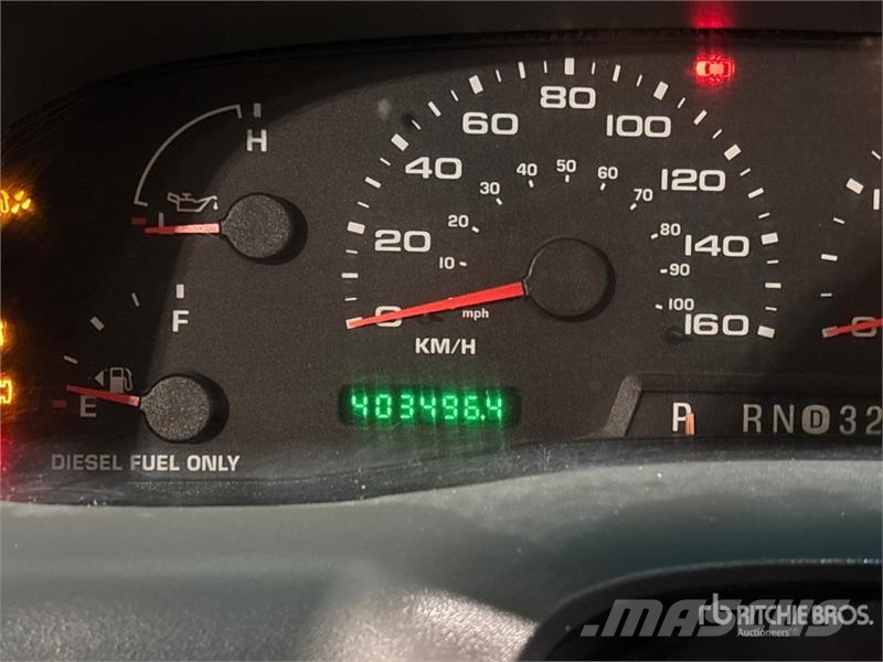 Ford F-350 XLT 4x4 Crew Cab Pickup Інше